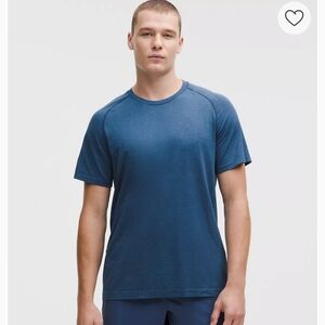 Lululemon Men's Metal Vent Tech Short Sleeve Shirt Chalk Blue Size XL